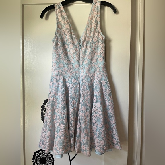 Bebe Pink & Blue lace Overlay fit and flare dress, size 6 - Picture 7 of 7